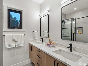 2423 129th Avenue SE, Bellevue WA 98005