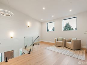 2423 129th Avenue SE, Bellevue WA 98005