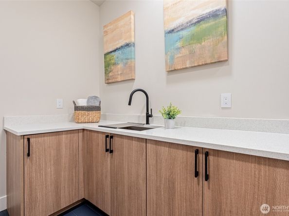 2423 129th Avenue SE, Bellevue WA 98005