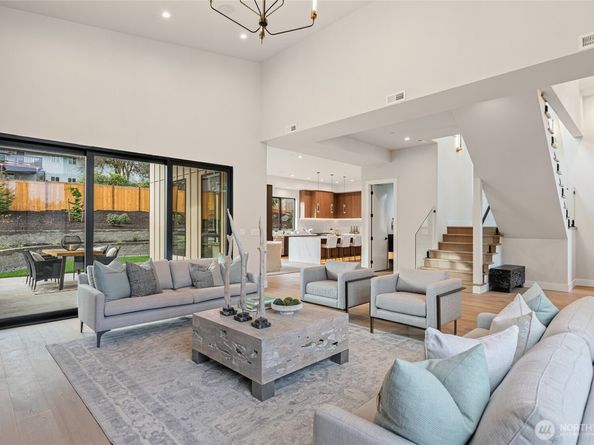 2423 129th Avenue SE, Bellevue WA 98005