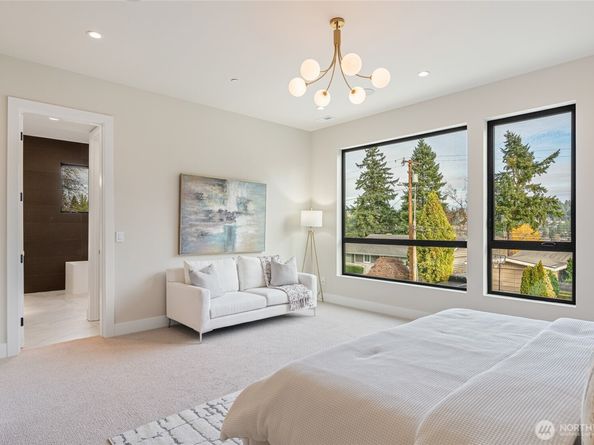 2423 129th Avenue SE, Bellevue WA 98005