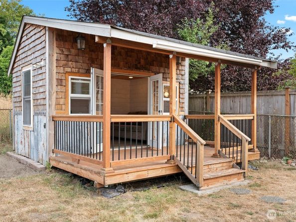 2123 S 252nd Street, Des Moines WA 98198