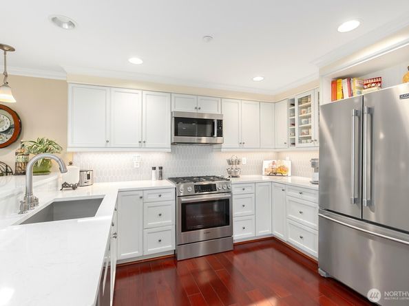 2100 Thorndyke Avenue W 101, Seattle WA 98199