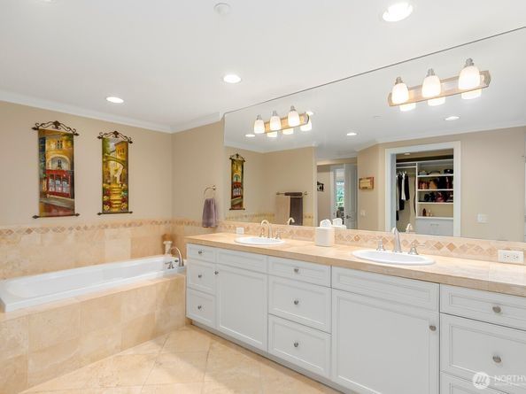 2100 Thorndyke Avenue W 101, Seattle WA 98199