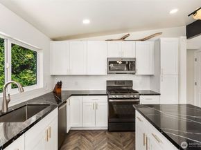 422 S 168th Street, Burien WA 98148