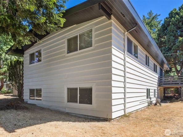 422 S 168th Street, Burien WA 98148