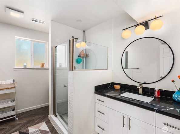 422 S 168th Street, Burien WA 98148