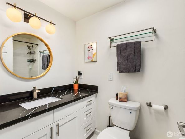 422 S 168th Street, Burien WA 98148