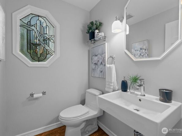 15814 NE 135th Street, Redmond WA 98052