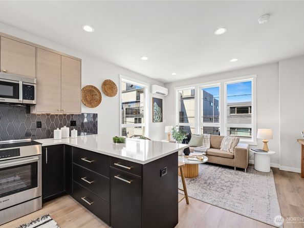 2817 Franklin Avenue E A, Seattle WA 98102