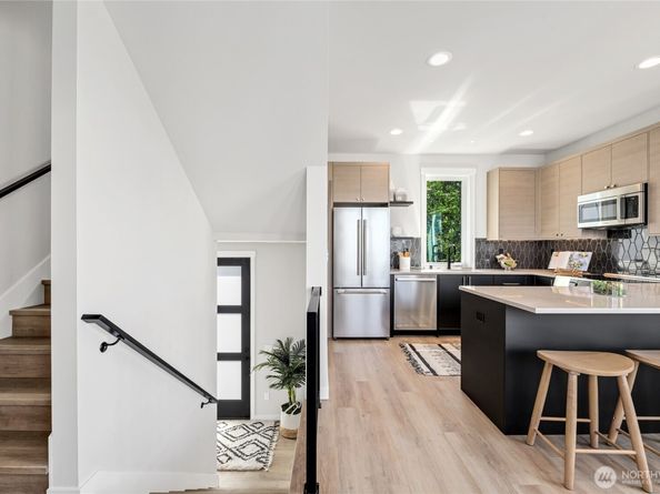 2817 Franklin Avenue E A, Seattle WA 98102