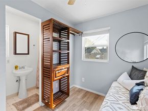 1336 Elizabeth Avenue B, Bremerton WA 98337