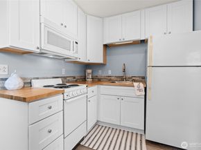 1336 Elizabeth Avenue B, Bremerton WA 98337