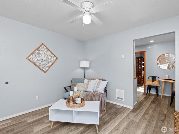1336 Elizabeth Avenue B, Bremerton WA 98337