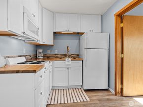 1336 Elizabeth Avenue B, Bremerton WA 98337