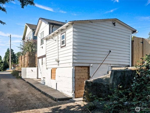 1336 Elizabeth Avenue B, Bremerton WA 98337