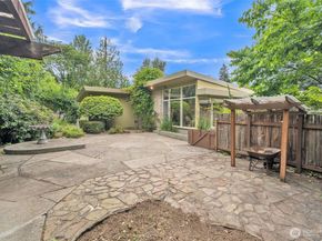 11521 Corliss Avenue N, Seattle WA 98133