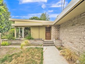 11521 Corliss Avenue N, Seattle WA 98133