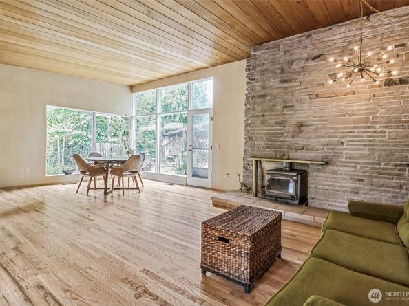 11521 Corliss Avenue N, Seattle WA 98133