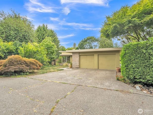 11521 Corliss Avenue N, Seattle WA 98133