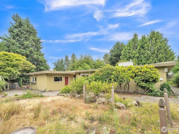 11521 Corliss Avenue N, Seattle WA 98133