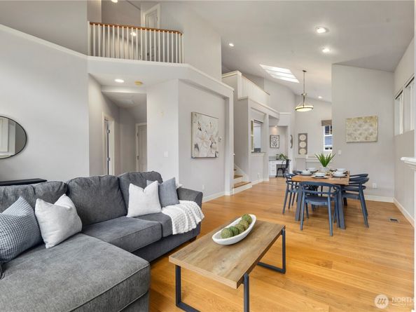 120 Newport Way NW 17, Issaquah WA 98027