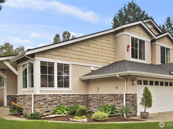 120 Newport Way NW 17, Issaquah WA 98027