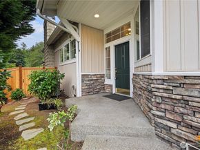 120 Newport Way NW 17, Issaquah WA 98027