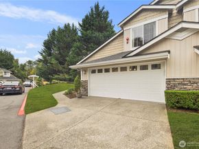 120 Newport Way NW 17, Issaquah WA 98027