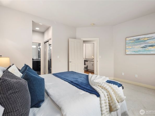 120 Newport Way NW 17, Issaquah WA 98027