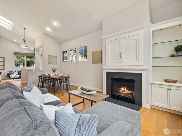 120 Newport Way NW 17, Issaquah WA 98027