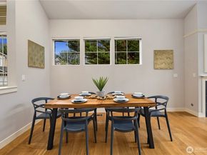 120 Newport Way NW 17, Issaquah WA 98027