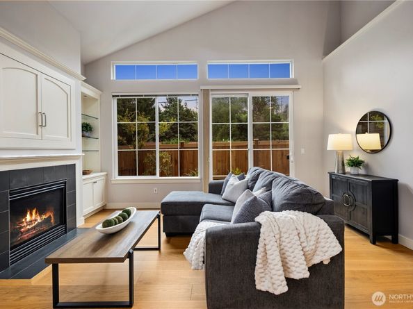 120 Newport Way NW 17, Issaquah WA 98027