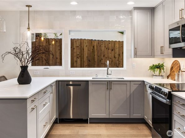2616 E Roy Street, Seattle WA 98112