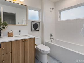 2616 E Roy Street, Seattle WA 98112