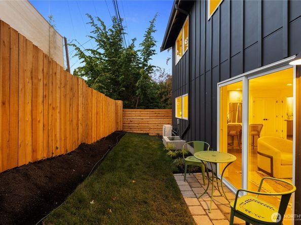 2616 E Roy Street, Seattle WA 98112