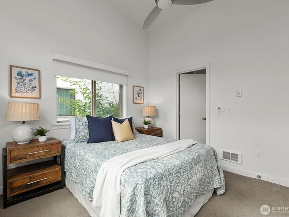 4264 S Greenbelt Station Drive, Seattle WA 98118