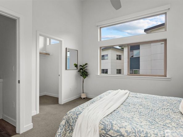 4264 S Greenbelt Station Drive, Seattle WA 98118