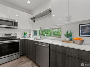 4264 S Greenbelt Station Drive, Seattle WA 98118