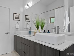 4264 S Greenbelt Station Drive, Seattle WA 98118