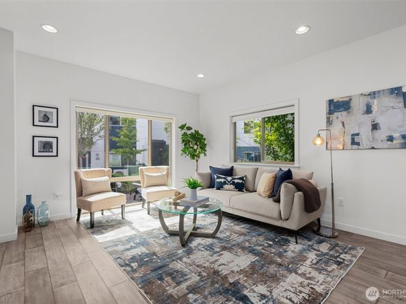 4264 S Greenbelt Station Drive, Seattle WA 98118