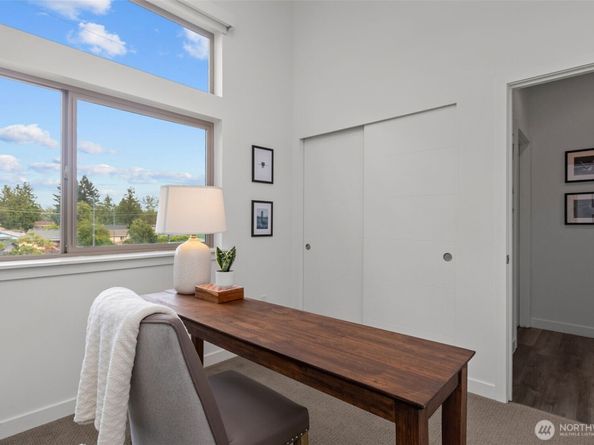 4264 S Greenbelt Station Drive, Seattle WA 98118