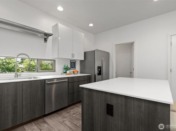 4264 S Greenbelt Station Drive, Seattle WA 98118