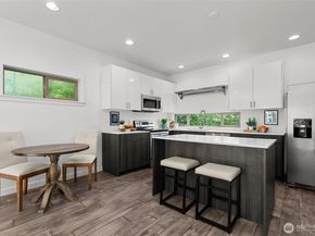 4264 S Greenbelt Station Drive, Seattle WA 98118