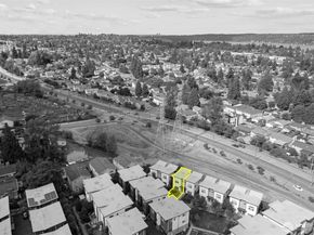4264 S Greenbelt Station Drive, Seattle WA 98118