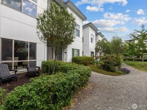 4264 S Greenbelt Station Drive, Seattle WA 98118