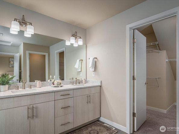 11821 82nd Place S, Seattle WA 98178