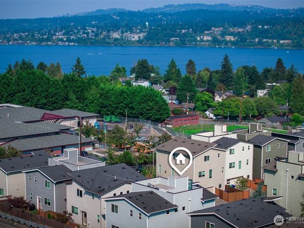 11821 82nd Place S, Seattle WA 98178