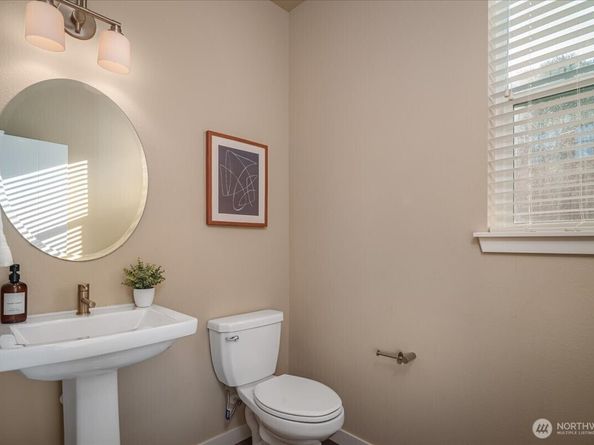 11821 82nd Place S, Seattle WA 98178