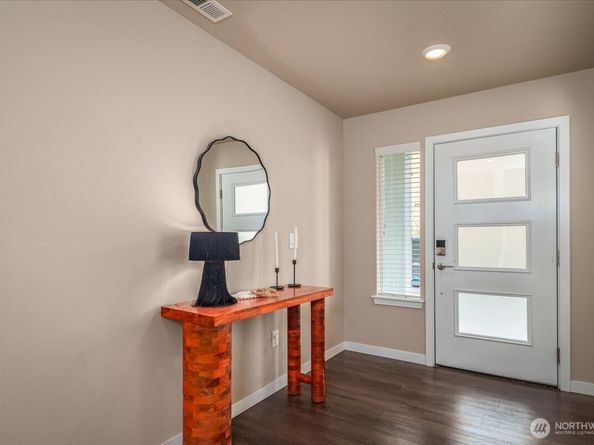 11821 82nd Place S, Seattle WA 98178